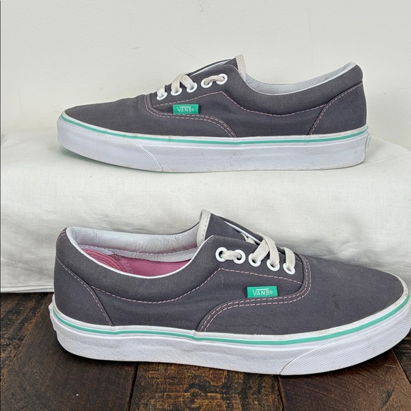 Vans Women’s 9 Classic Lace Up Sneakers Gray Teal Pink Interior Streetwear - Picture 6 of 8